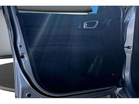 Used 2025 Jeep Compass Limited w/ High Altitude Package image 19