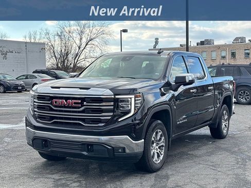 Used 2025 GMC Sierra 1500 SLT image 1