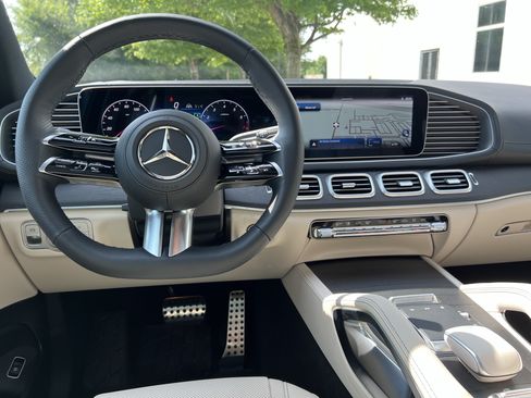 New 2026 Mercedes-Benz GLS 580 4MATIC image 19