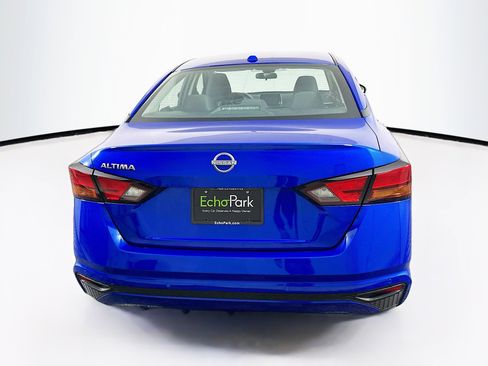 Used 2025 Nissan Altima 2.5 SV image 7