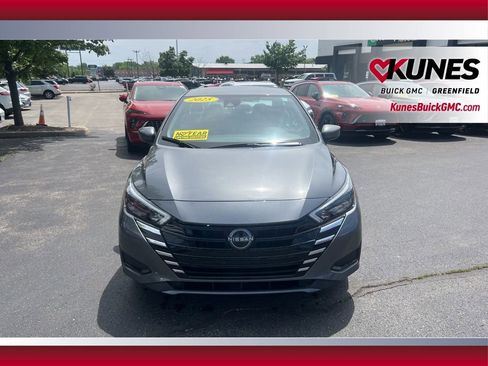 Used 2025 Nissan Versa SV FWD image 12