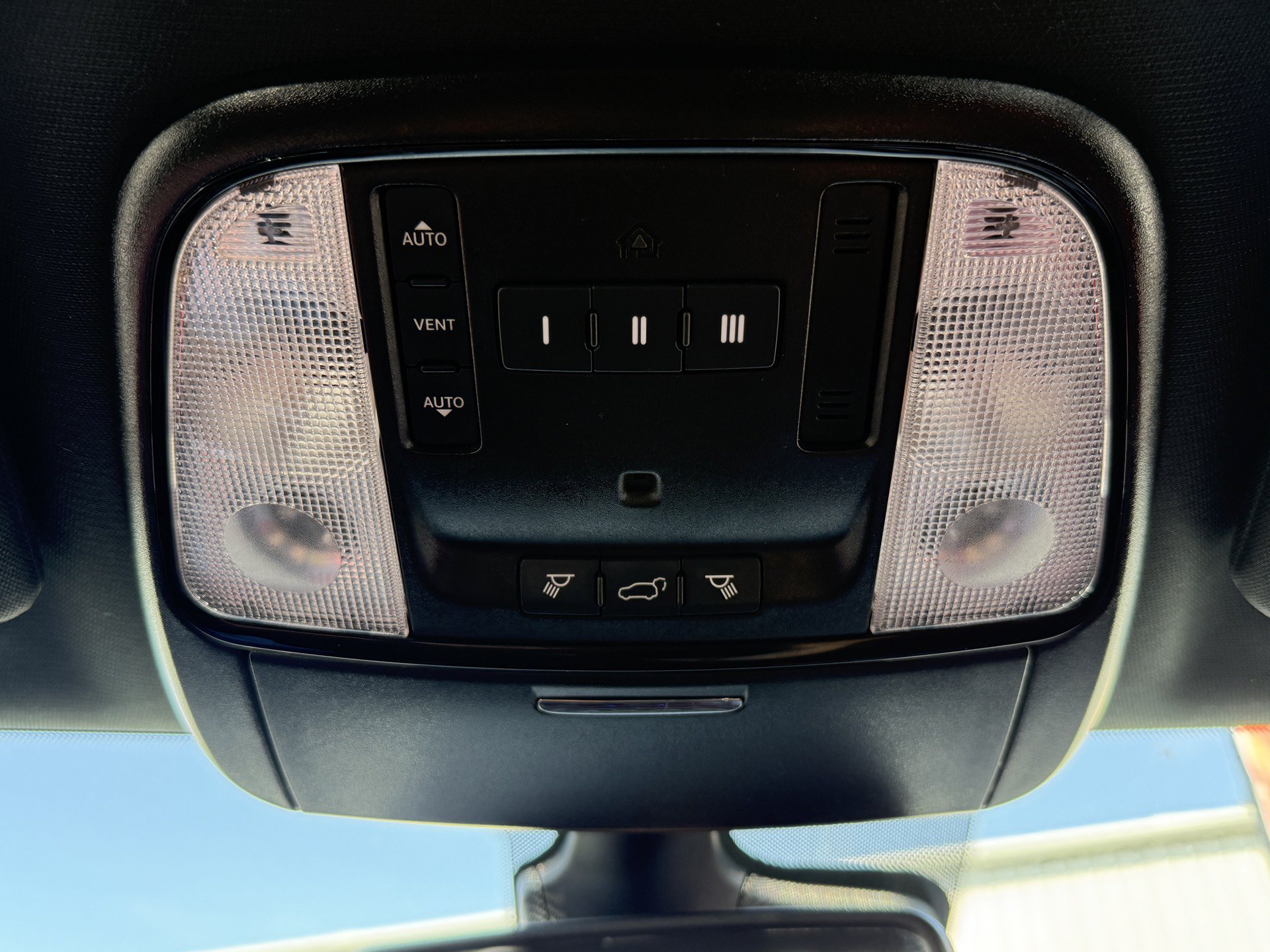 Used 2021 Dodge Durango R/T w/ Tow 'N Go Package AWD/4WD image 38