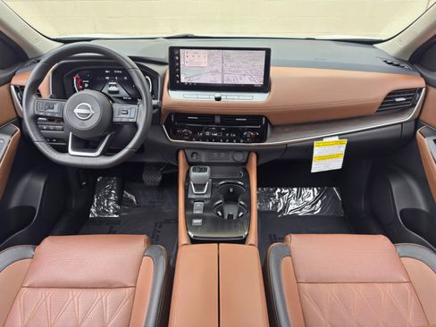 Used 2024 Nissan Rogue Platinum w/ Platinum Premium Package FWD image 12