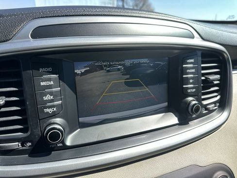 Used 2020 Kia Sorento EX image 9