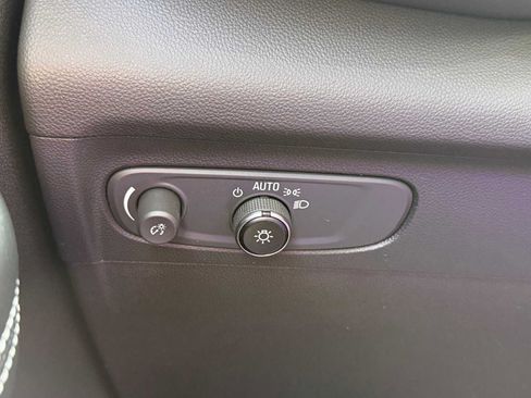 Used 2023 Buick Envision Essence FWD image 15