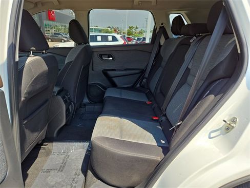 Used 2021 Nissan Rogue SV image 14