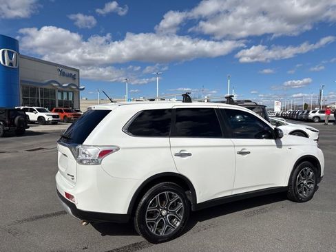 Used 2015 Mitsubishi Outlander GT image 3
