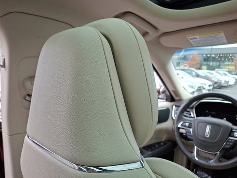 Used 2017 Lincoln Continental Reserve w/ Climate Package image 13