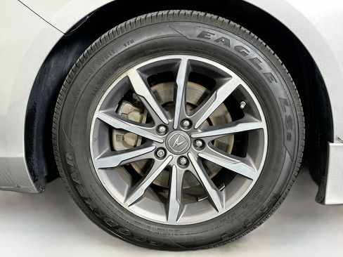 Used 2019 Acura TLX image 11