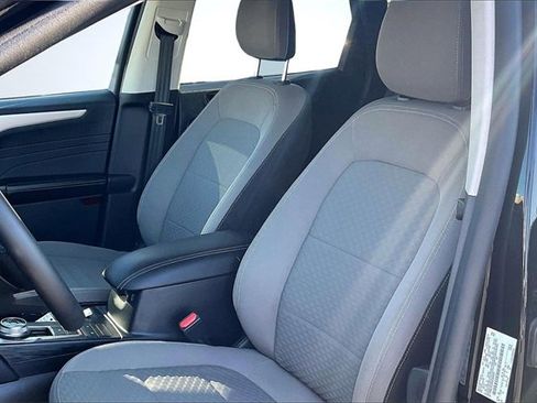 Used 2022 Ford Escape SE w/ SE Sport Appearance Package image 25