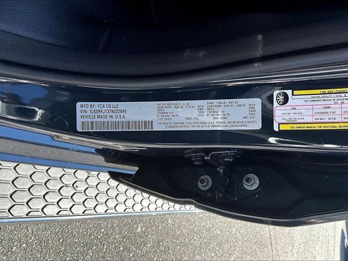 New 2026 RAM 1500 Laramie AWD/4WD image 14