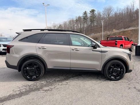 Certified 2025 Kia Sorento X-Line EX image 11