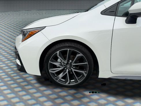 Used 2020 Toyota Corolla SE w/ SE Premium Package FWD image 12
