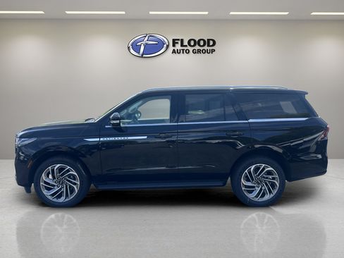 New 2026 Lincoln Navigator Premiere AWD/4WD image 5