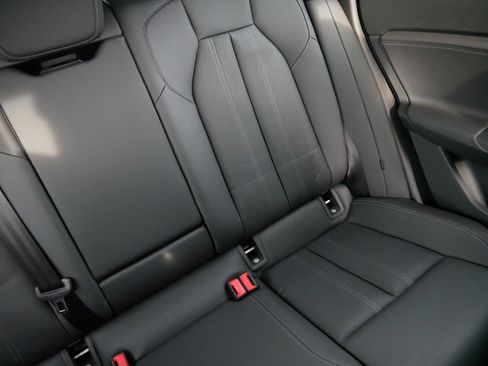 Used 2025 Audi Q6 e-tron Premium Plus w/ Premium Plus image 14