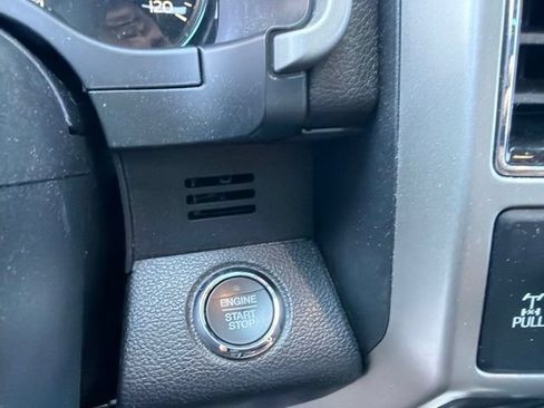 Used 2018 Ford F150 Lariat w/ Equipment Group 502A Luxury AWD/4WD image 11