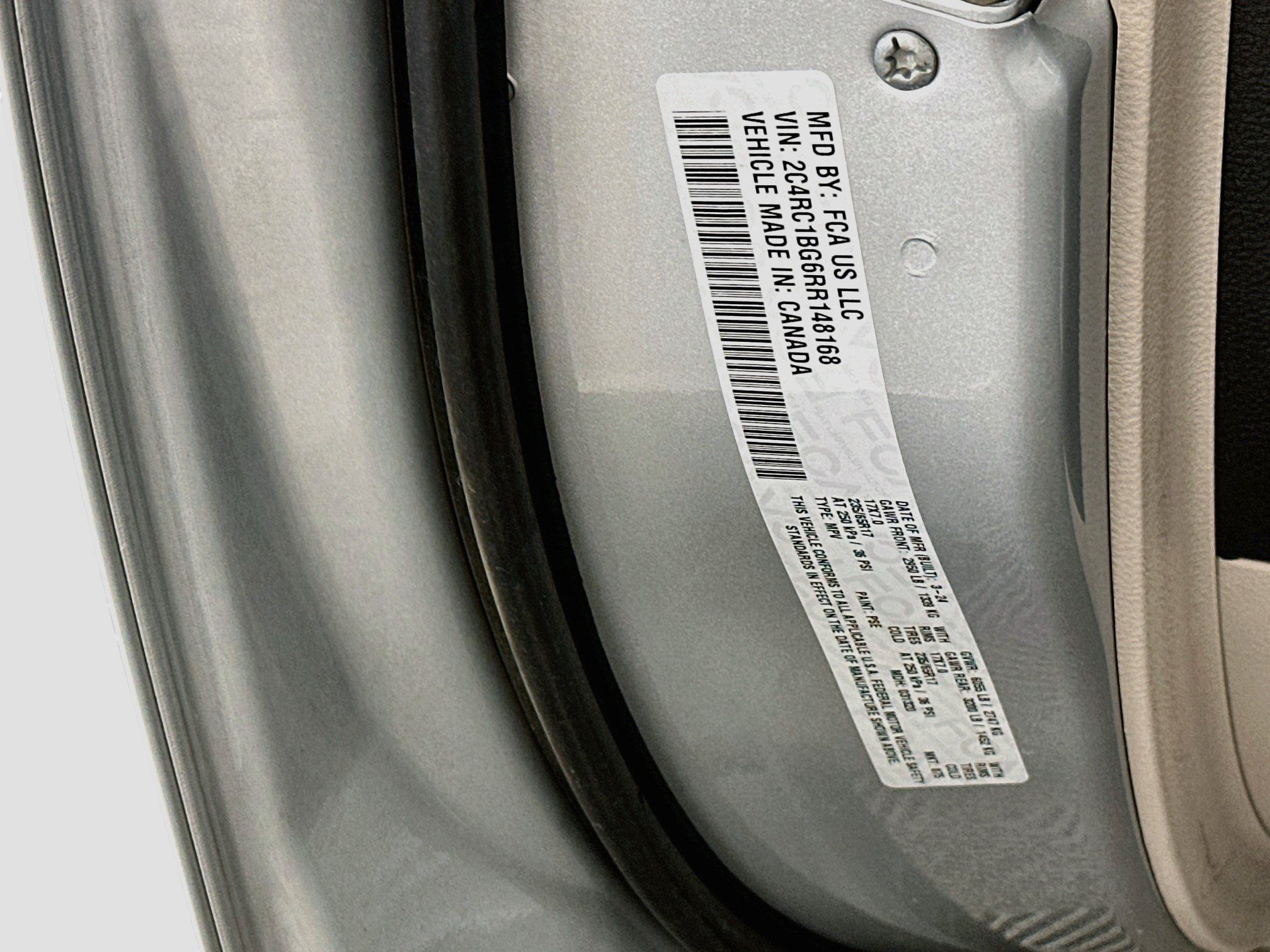 Used 2024 Chrysler Pacifica Touring-L FWD image 12