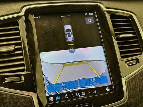Used 2023 Volvo XC90 B5 Plus w/ Protection Package Premier AWD/4WD image 23