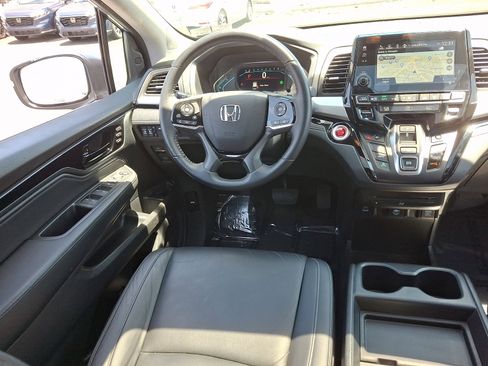 Used 2023 Honda Odyssey Touring image 10