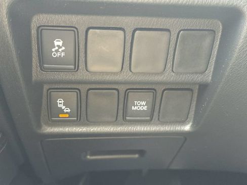 Used 2019 Nissan Pathfinder SV AWD/4WD image 17