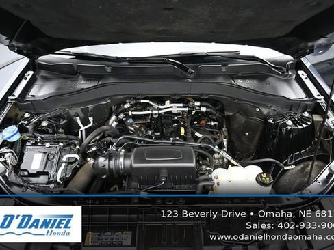 Used 2022 Ford Explorer XLT w/ Equipment Group 202A AWD/4WD image 48