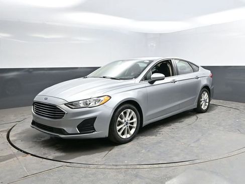 Used 2020 Ford Fusion SE image 5