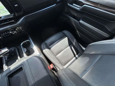 Used 2022 Chevrolet Silverado 1500 LT Trail Boss w/ LT Trail Boss Premium Package AWD/4WD image 13
