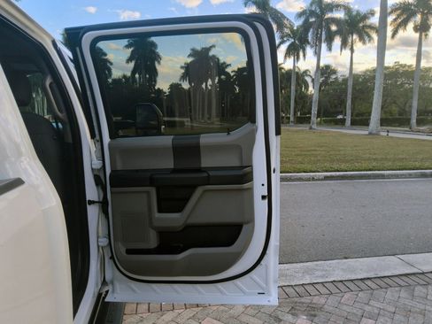 Used 2022 Ford F250 XL w/ Power Equipment Group image 29