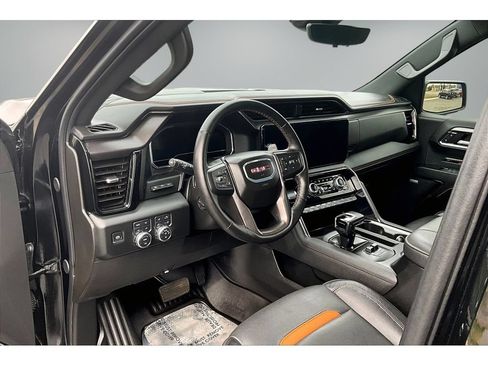 Used 2024 GMC Sierra 1500 AT4 w/ Technology Package AWD/4WD image 15