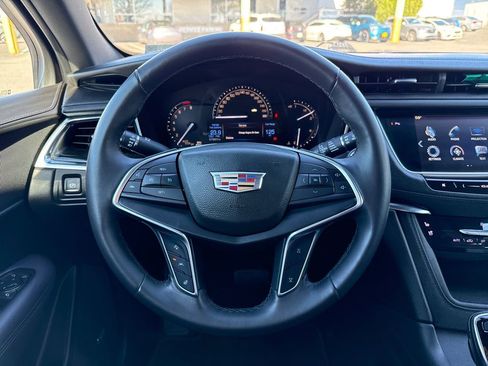 Used 2017 Cadillac XT5 Luxury w/ Driver Awareness Package image 22