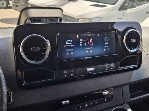 New 2025 Mercedes-Benz eSprinter 144 Cargo image 22