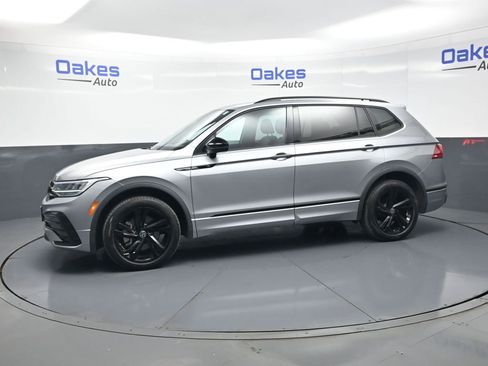 Used 2023 Volkswagen Tiguan SE R-Line FWD image 5