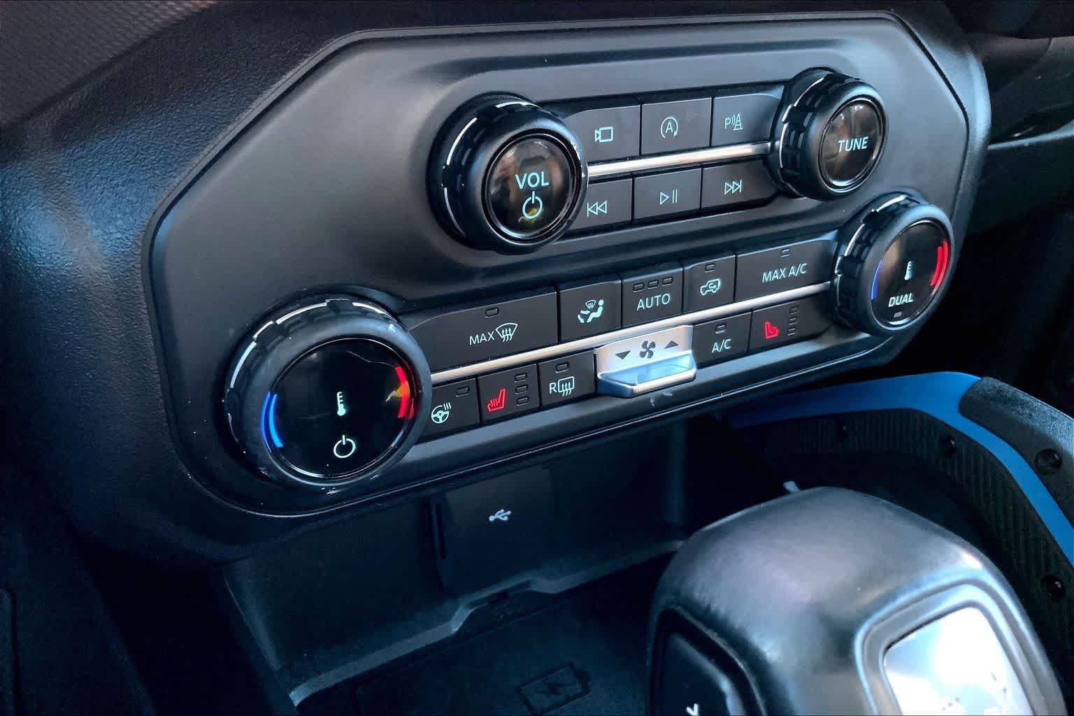 Used 2022 Ford Bronco Outer Banks AWD/4WD image 34