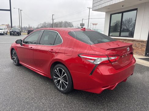Used 2020 Toyota Camry SE w/ Convenience Package image 6