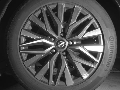 Used 2025 Nissan Altima 2.5 SV image 14