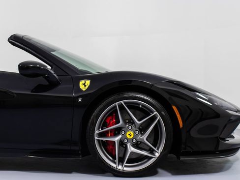 Certified 2022 Ferrari F8 Tributo image 17