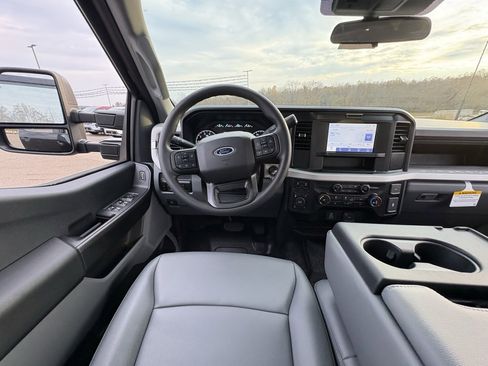 New 2026 Ford F250 XL w/ XL Off-Road Package image 31
