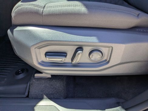 New 2026 Toyota Tundra SR5 AWD/4WD image 12