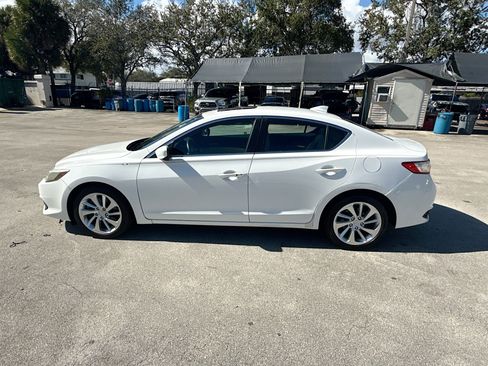 Used 2017 Acura ILX w/ Premium Package image 4