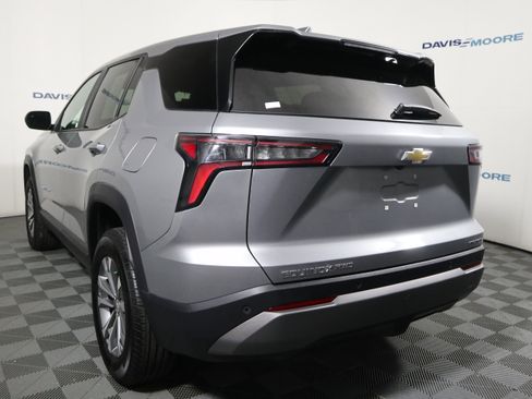 Used 2025 Chevrolet Equinox LT image 9