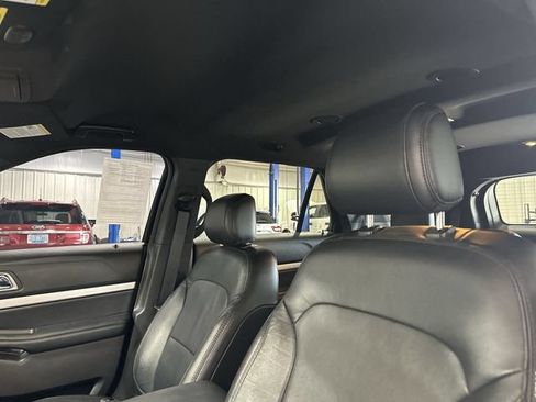 Used 2017 Ford Explorer XLT w/ Equipment Group 202A FWD image 20