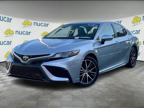 Certified 2023 Toyota Camry SE image 3