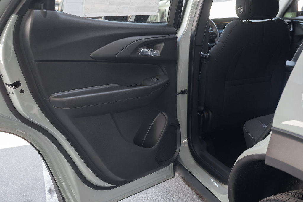 New 2026 Chevrolet TrailBlazer LT w/ Driver Confidence Package FWD image 31