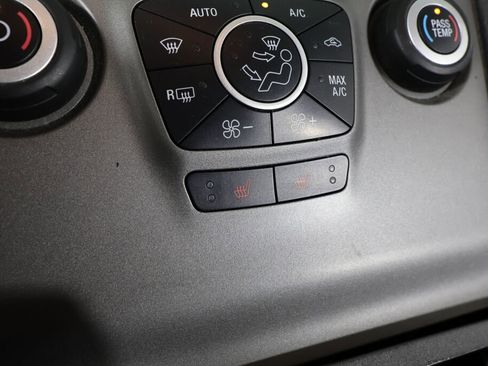 Used 2015 Ford Taurus SEL image 36