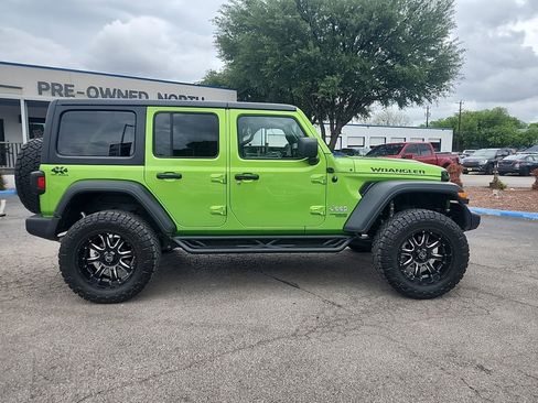 Used 2018 Jeep Wrangler Unlimited Sport image 2
