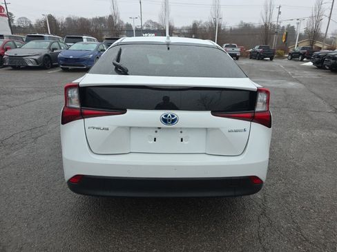 Certified 2022 Toyota Prius LE image 5
