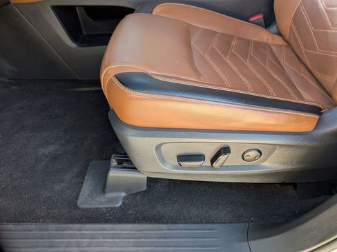 Used 2023 Nissan Pathfinder Platinum image 13