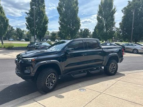 Used 2025 Chevrolet Colorado ZR2 w/ Technology Package AWD/4WD image 3
