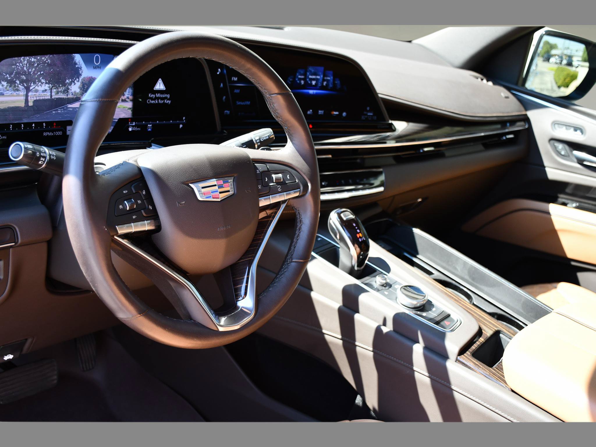 Used 2021 Cadillac Escalade Premium Luxury AWD/4WD image 13