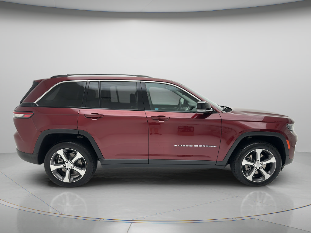 Used 2023 Jeep Grand Cherokee 4WD 4xe image 6